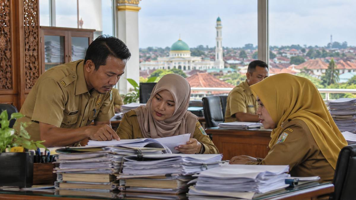 Ilustrasi pegawai pemerintah daerah di Sampang