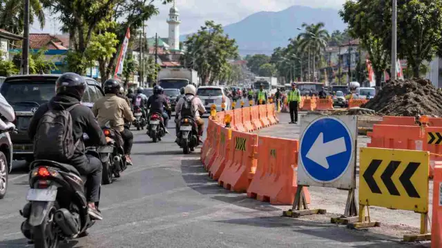 Ilustrasi barikade dan pengalihan arus di jalan raya